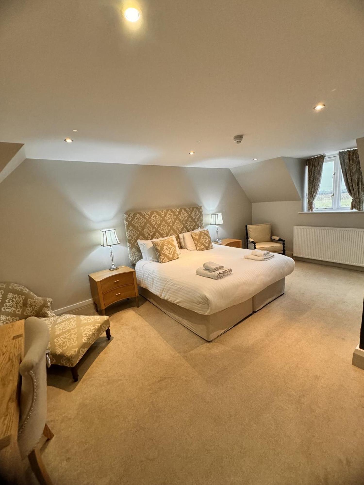 غريت بيركهام The Kings Head Country Hotel المظهر الخارجي الصورة