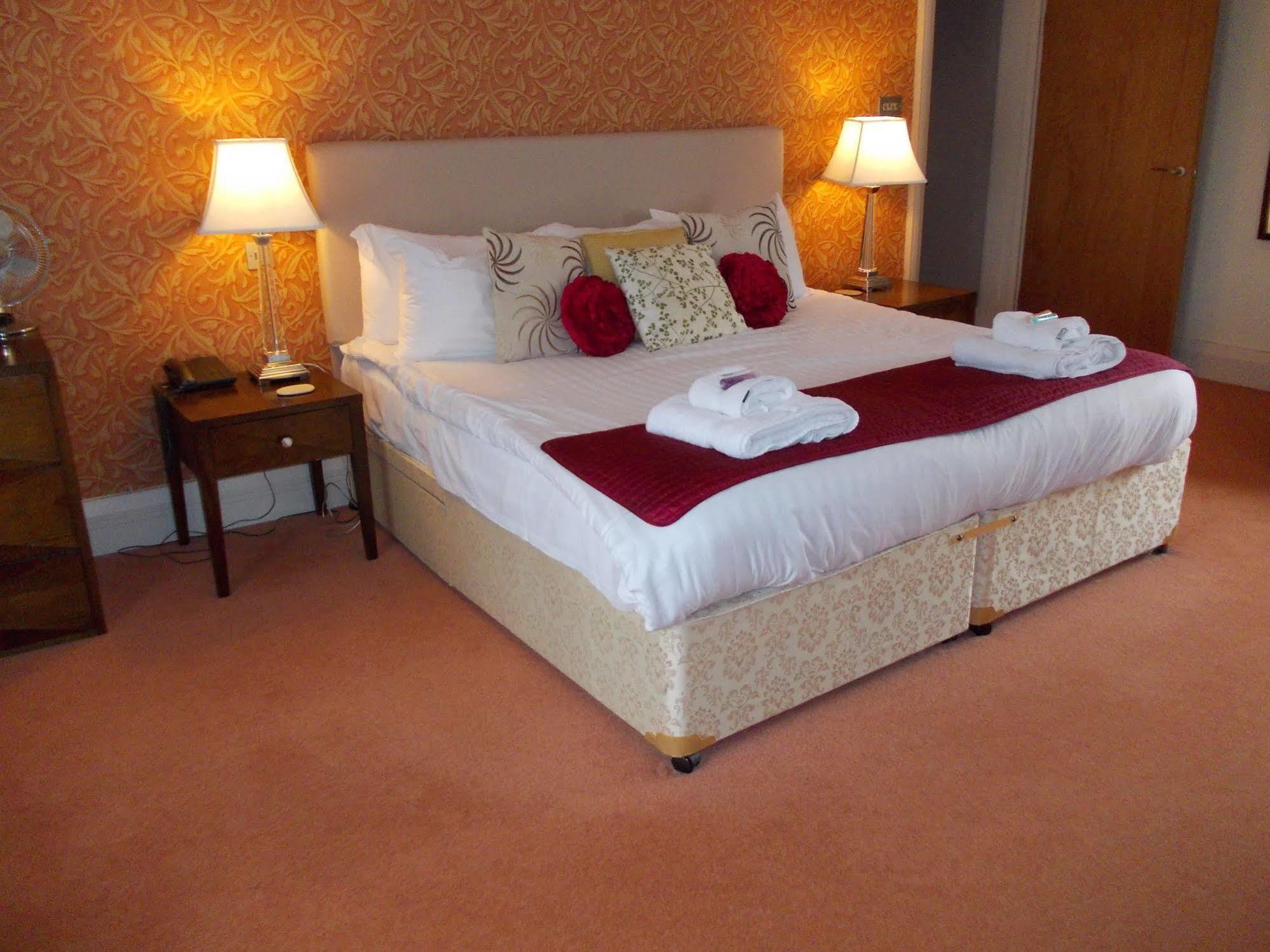 غريت بيركهام The Kings Head Country Hotel المظهر الخارجي الصورة
