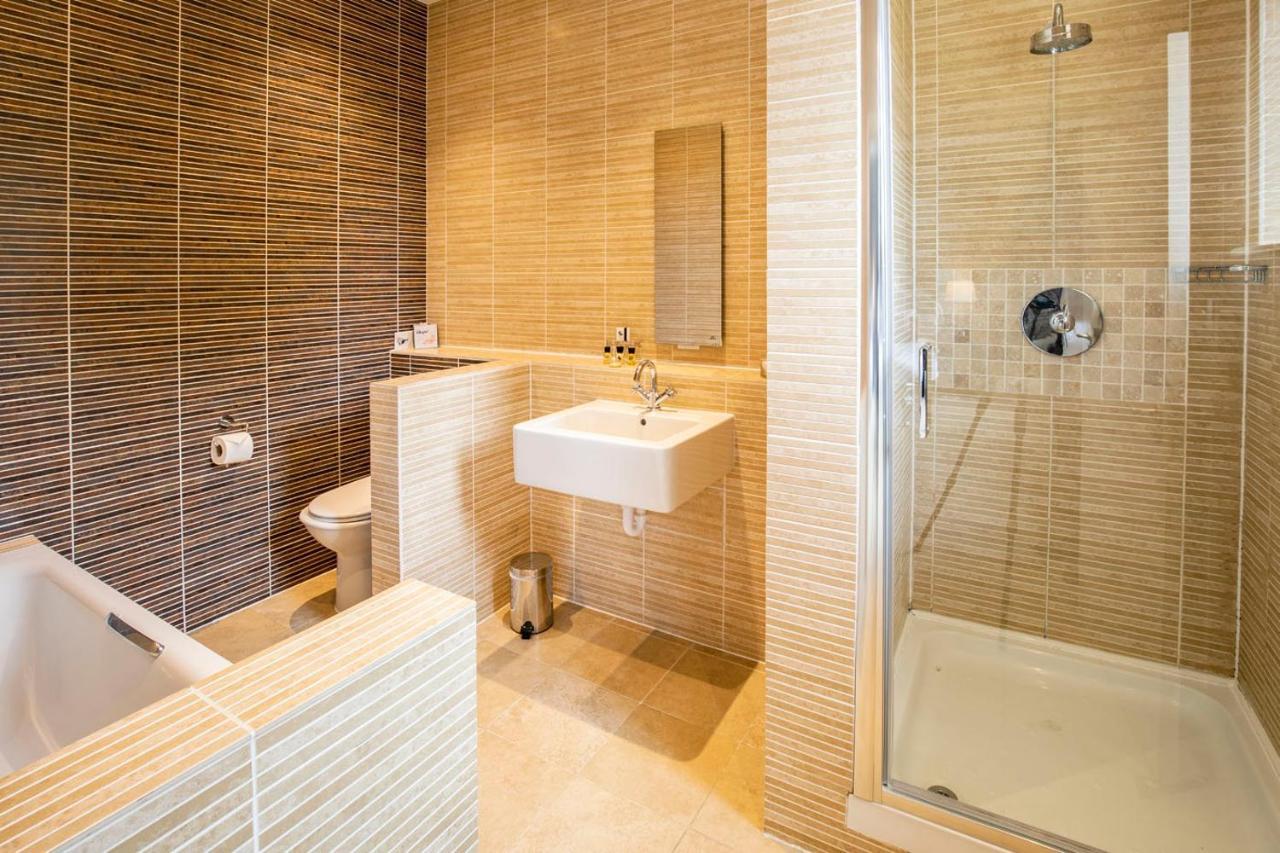 غريت بيركهام The Kings Head Country Hotel المظهر الخارجي الصورة